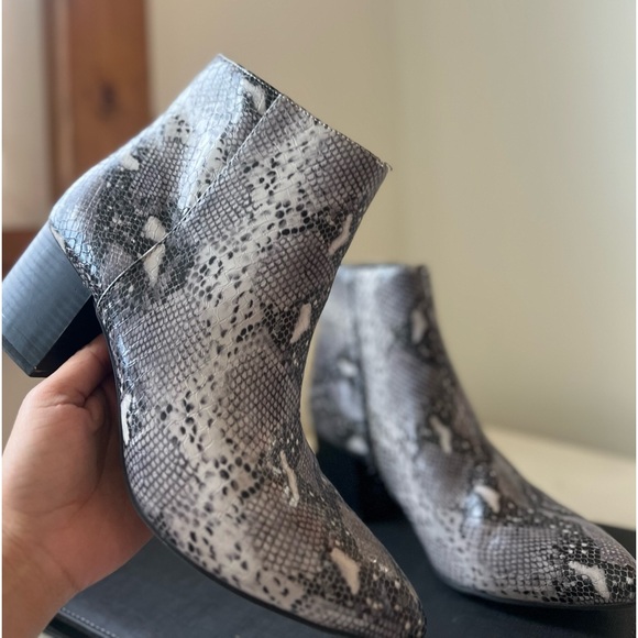 esprit women ankle animal print boots size 8M - Picture 2 of 8